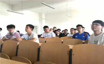 大学班级月总结7篇