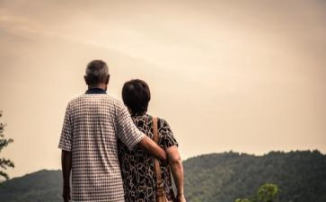 动人的__作文模板6篇