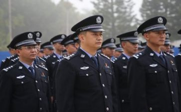 做一名警察作文8篇