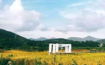 苦难高中作文优秀8篇