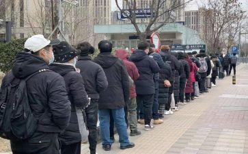 小班数学《排队》教案8篇