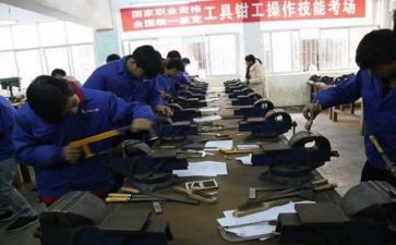 钳工评技师工作总结8篇
